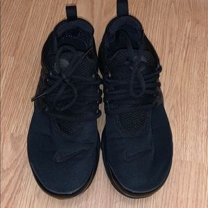 Nike air prestos, size 6 y fits like 7.5 women’s